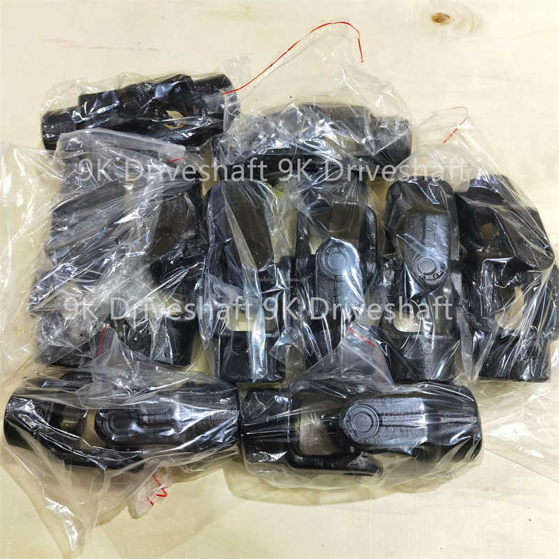 1.05.C25 Tractor Universal Joint Double Round Yoke Black Tractor Universal Joint