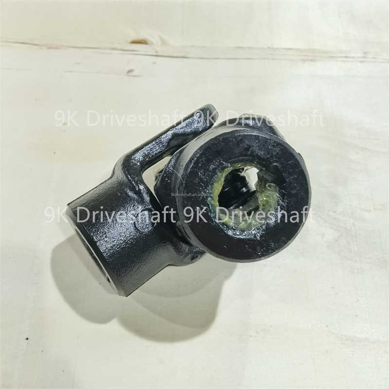 1.05.C25 Tractor Universal Joint Double Round Yoke Black Tractor Universal Joint