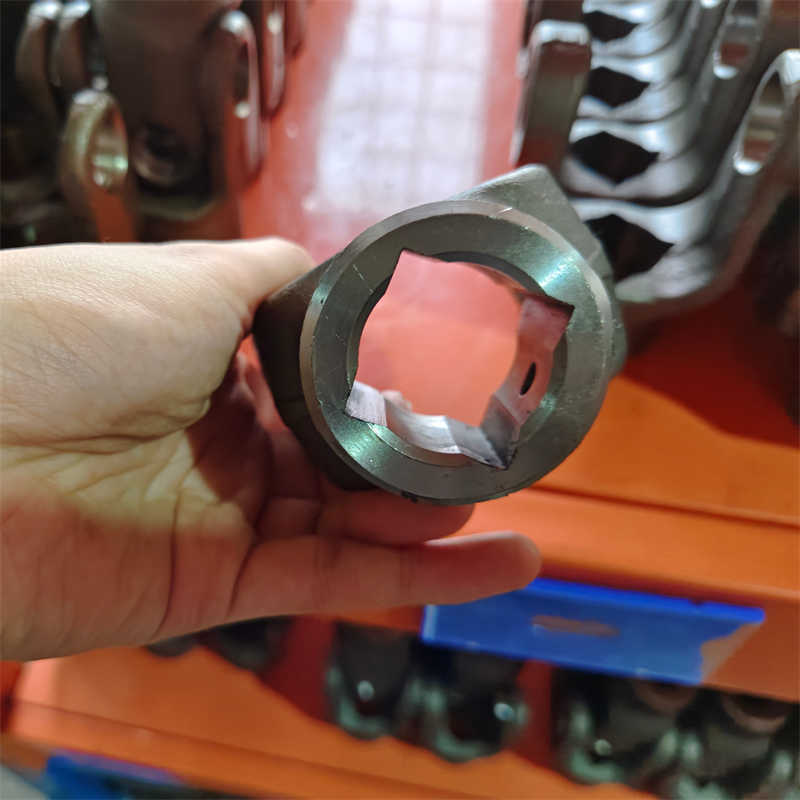 Tractor Spare Parts 27*74.6 Cross Kit China Made Pto Shaft Yoke Quick Release Yoke Agriculture Machine Parts