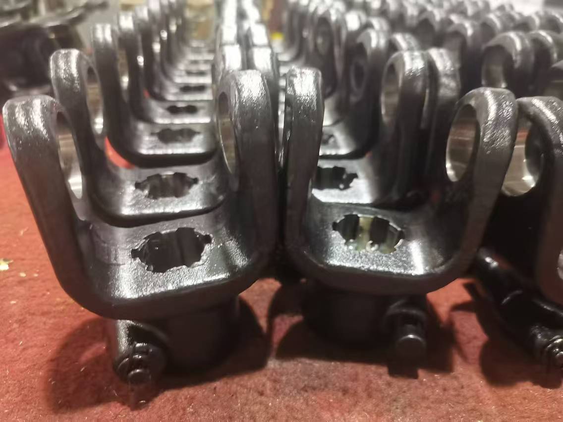 Raydafon OEM 27*70 Universal Joint Bearing 1 3/8 Z6 08B Splined Yoke for PTO Shaft